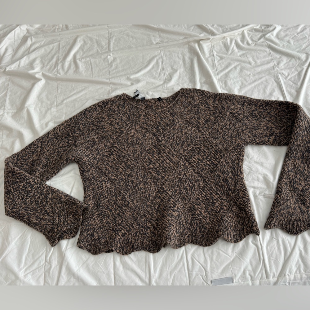 Theory Crop Po Mouline dark gray and tan soft crew neck  wool/cashmere sweater.